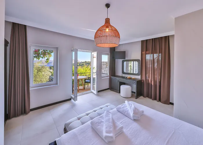 In House (adults Only) Kas